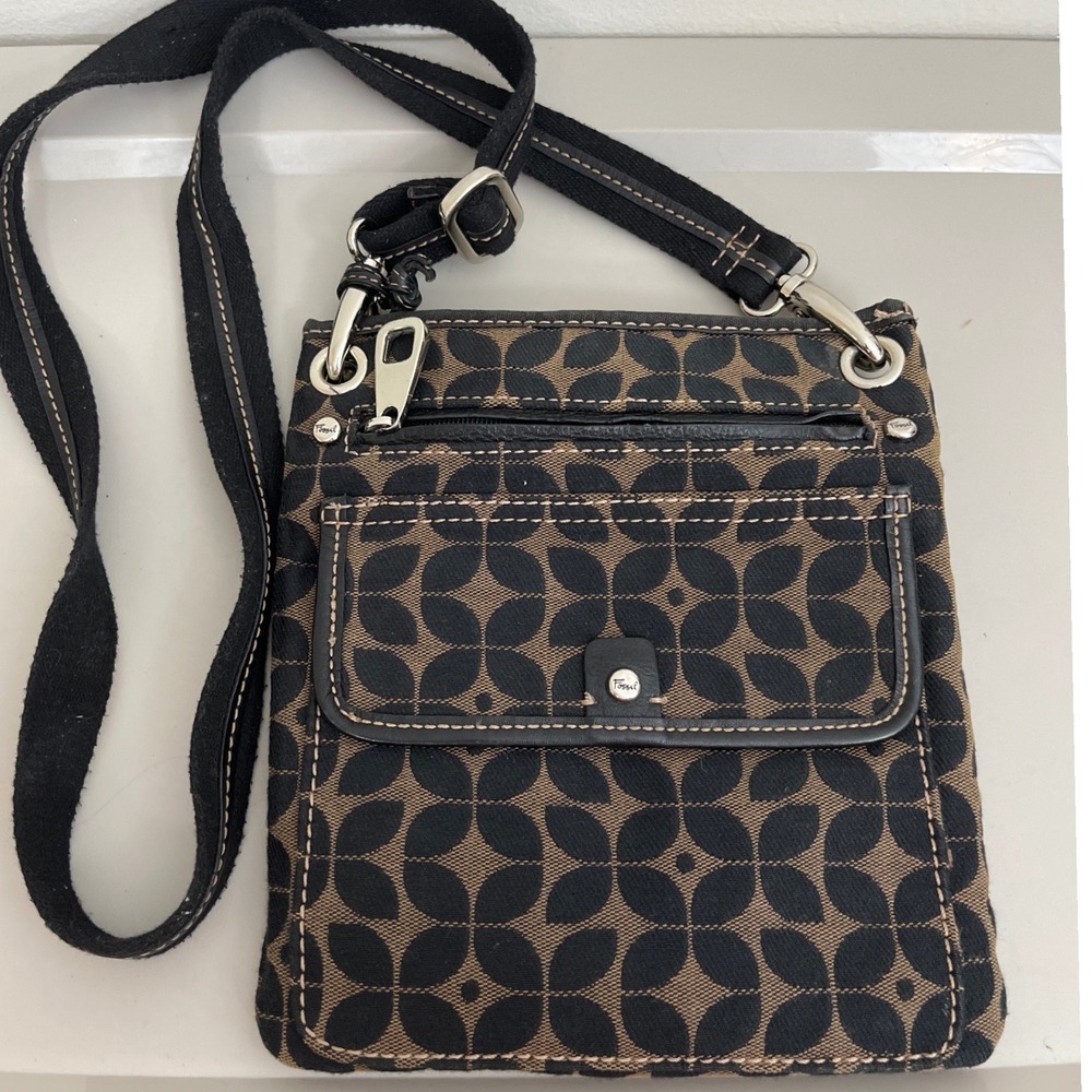 Fossil Signature Marlow Crossbody Bag Key Charm Tag Travel Retro Utility